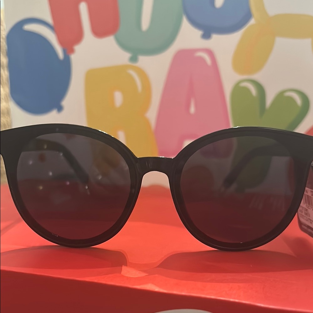 Foster Grant Black Sunglasses